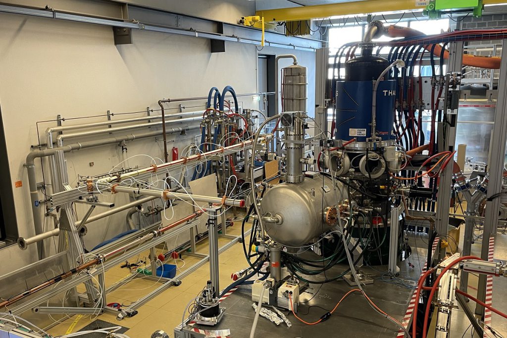 European gyrotron prototype at the Falcon test facility in the Swiss Plasma Center, EPFL, Switzerland, during the 2021 qualification tests.