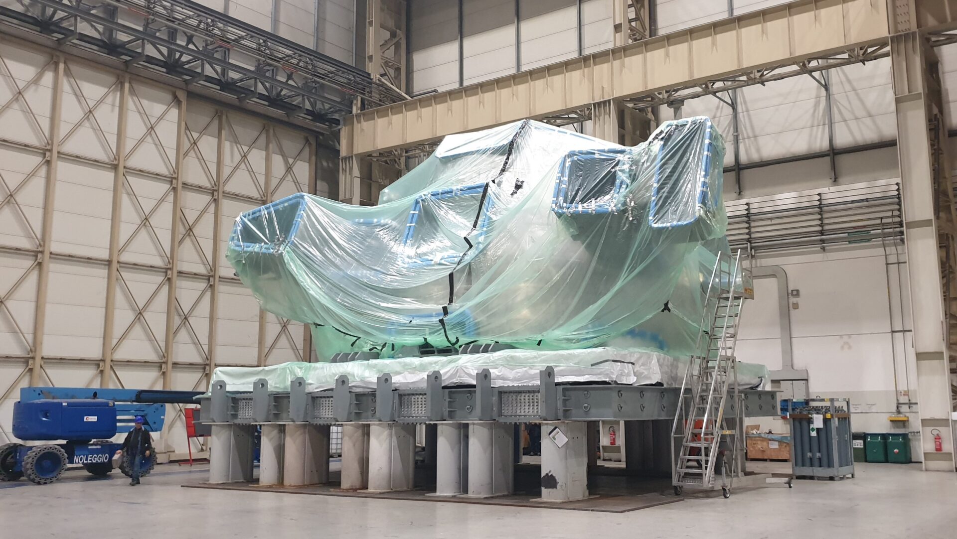 Vacuum Vessel sector 9 wrapped before being inserted in the stillage for shipment. ©Westinghouse