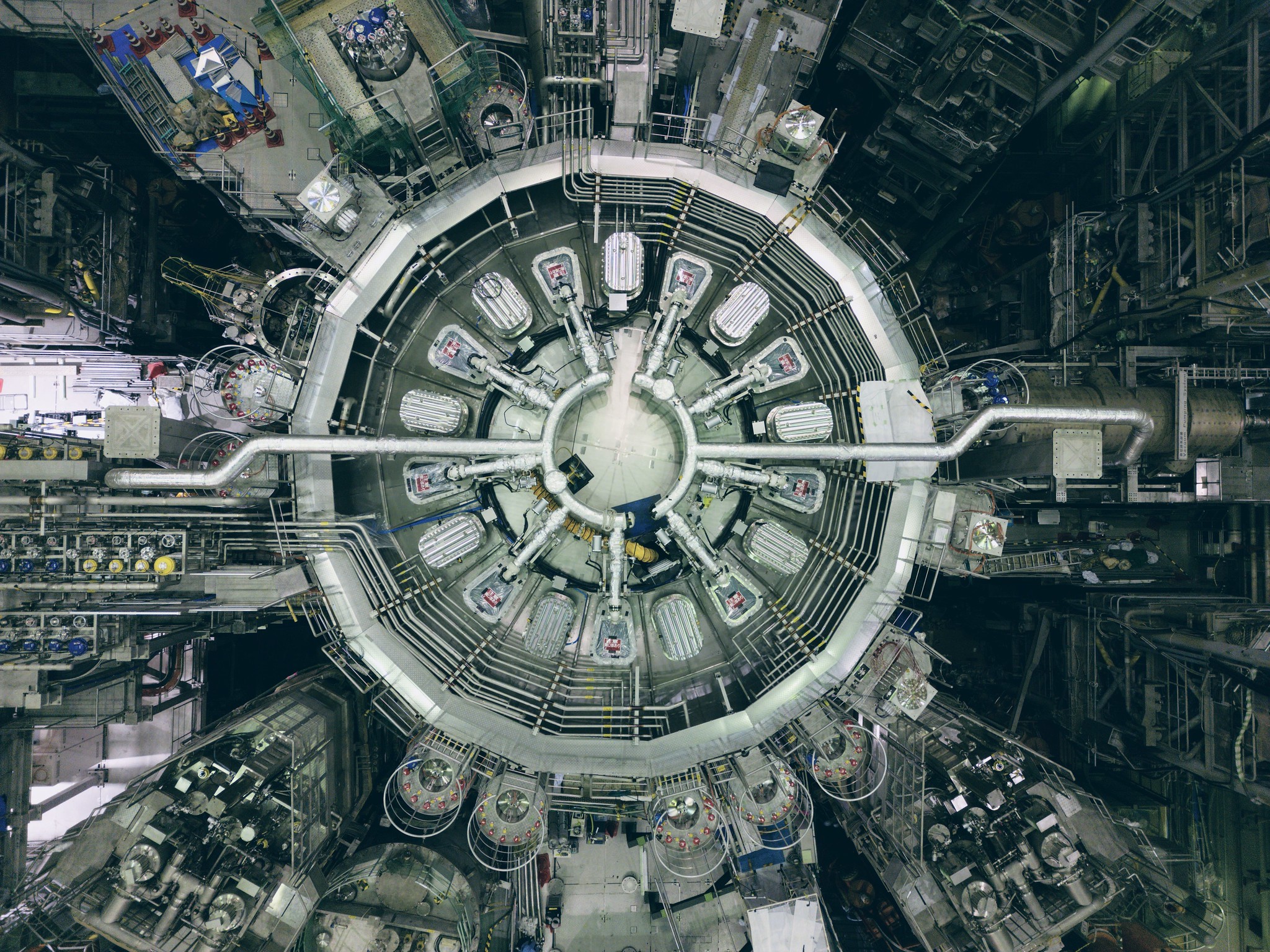 The JT-60SA tokamak seen from above.